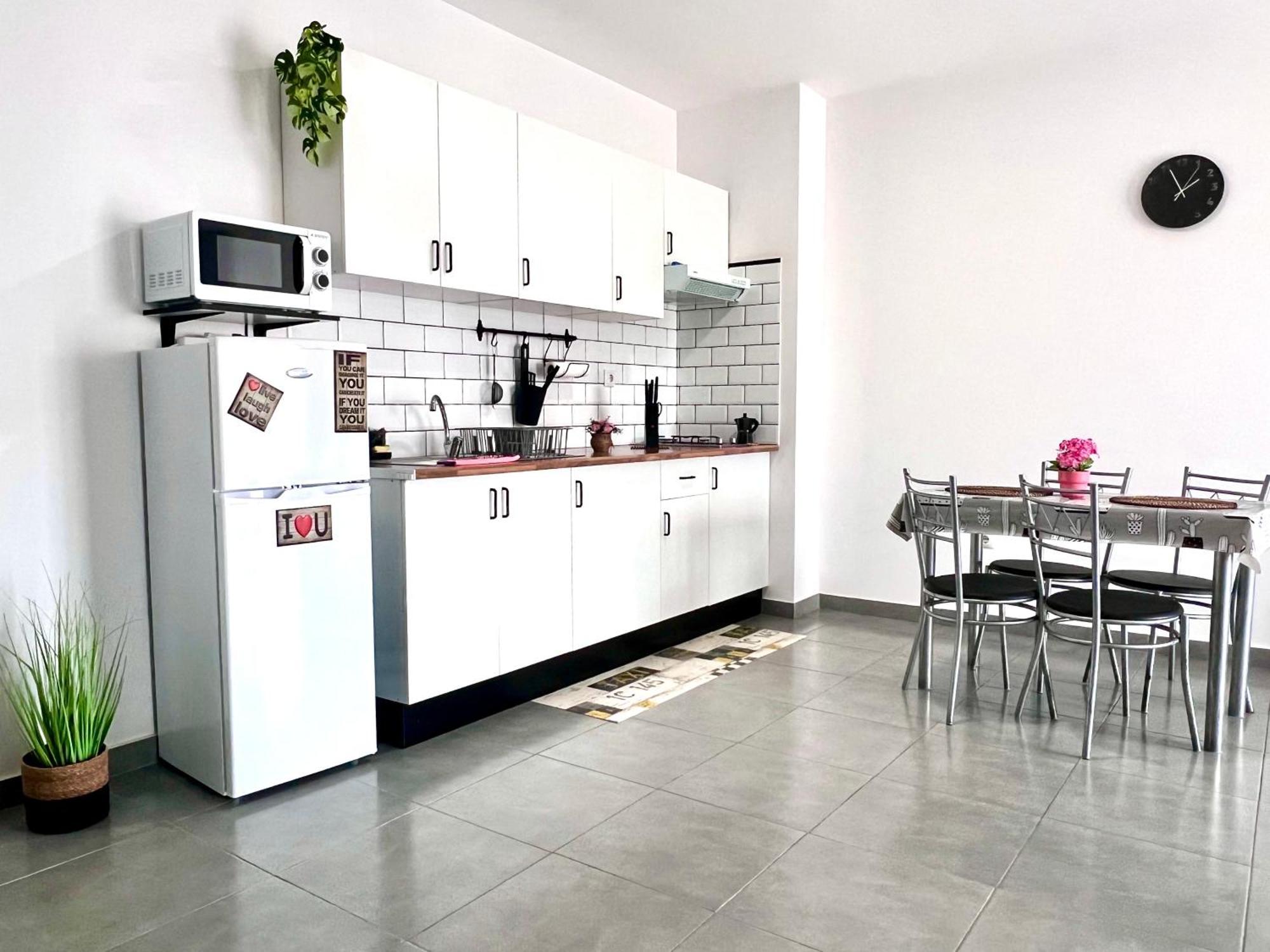 Animos! Apartments - 10 Modern Apartments Near The City & Beach, Perfect For Nomads, Travellers, Families, Watersports! サンタ・マリア エクステリア 写真